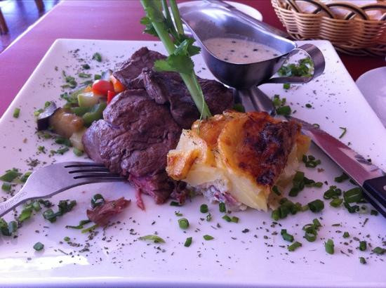 Le Bistro Francais