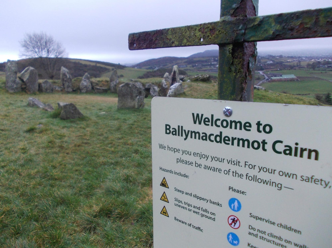 Ballymacdermot Cairn-纽里必去景点