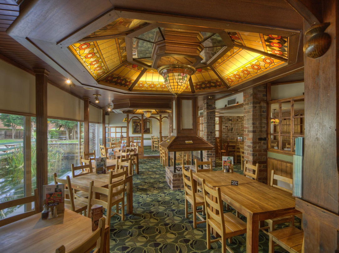 Thurnby餐馆和美食-The Cedars