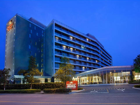 上海夏阳湖皇冠假日酒店主图