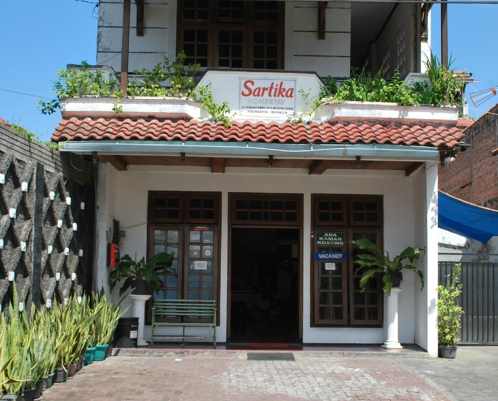 Brontokusuman酒店住宿-Sartika Hotel