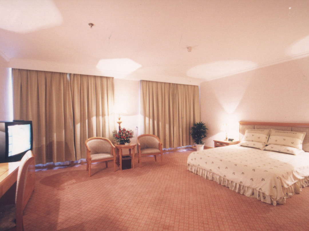 金鹰大酒店主图