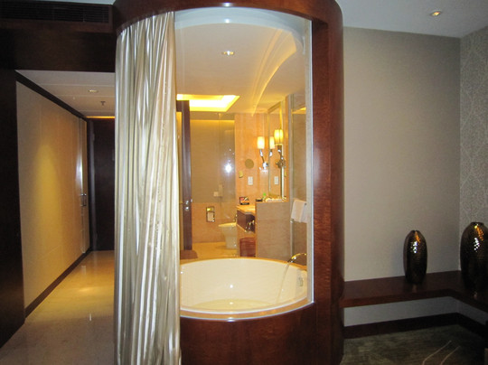 宝利来国际大酒店主图