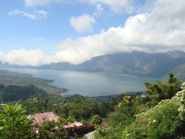 巴杜尔火山湖景点图片