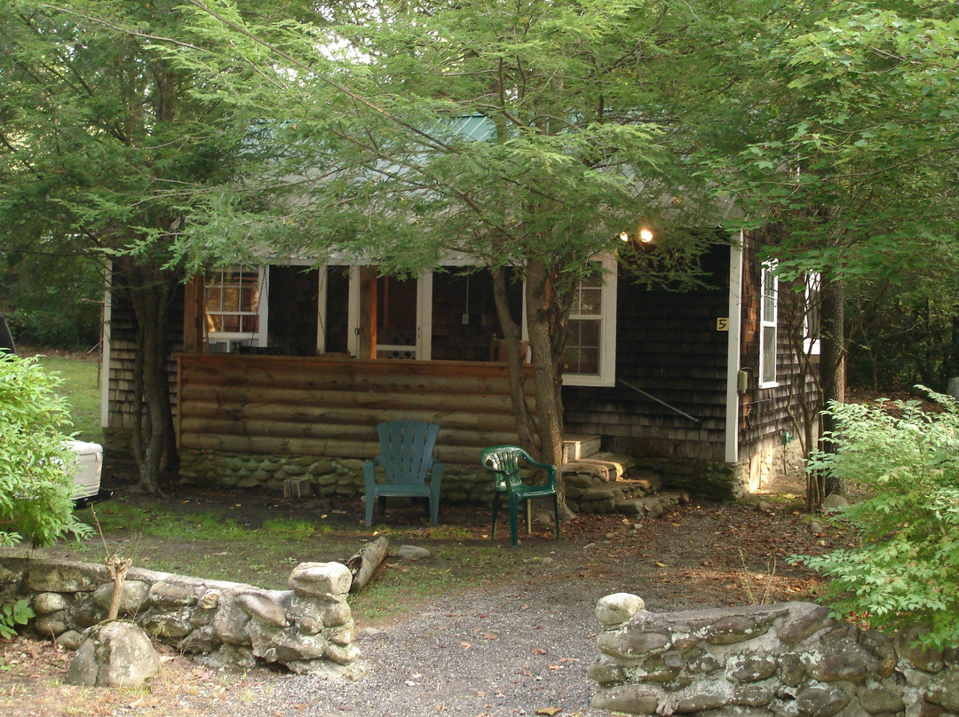 Cabin Creek Lodge
