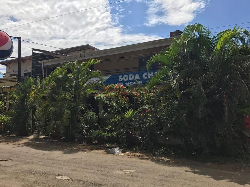Hotel y Soda Chica