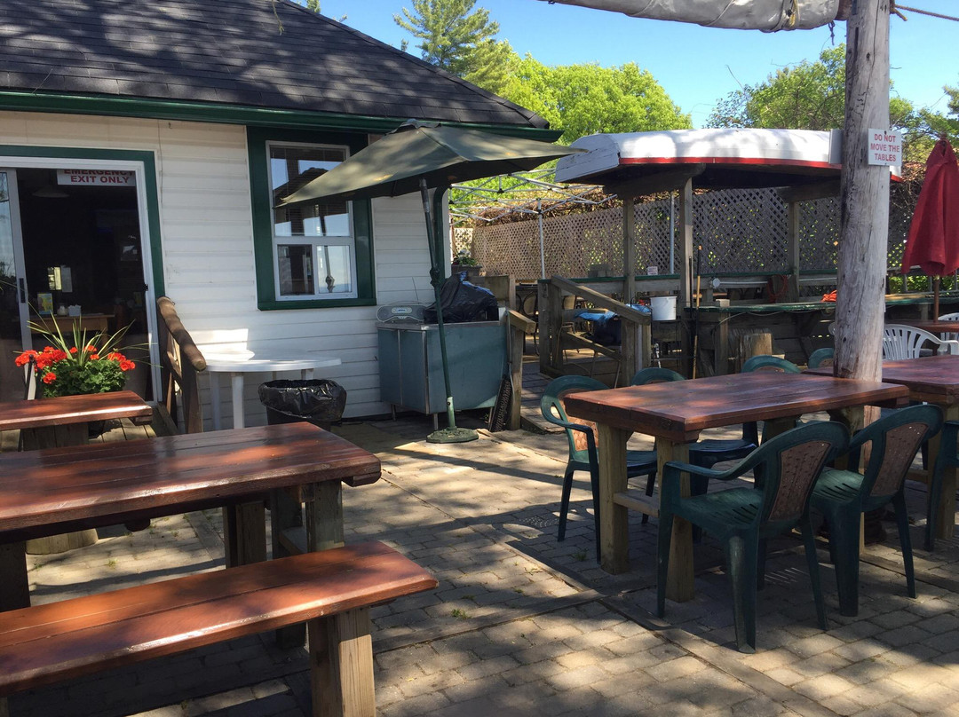 Balm Beach餐馆和美食-The Surf Bar & Grill