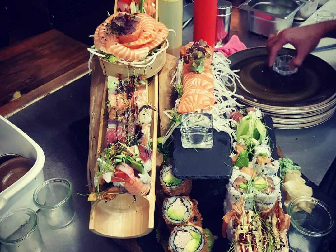 Show Cool Restaurant