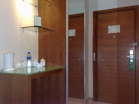 山水时尚酒店(深圳罗湖口岸东门老街店)主图