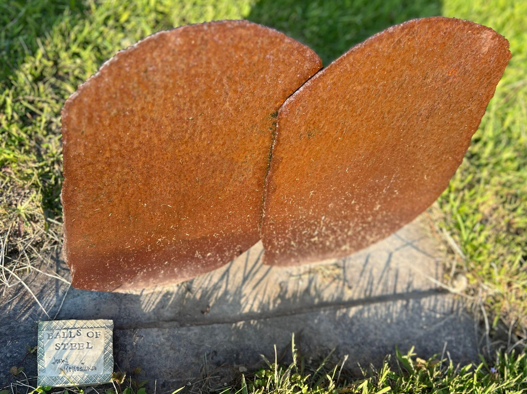 Stone Ledge Sculpture Garden-Plattsburgh必去景点