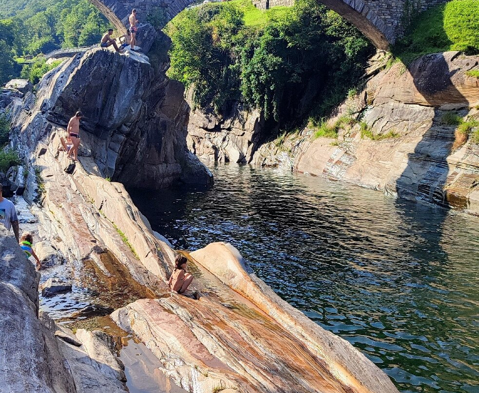 Le Pont "Ponte dei salti"景点图片