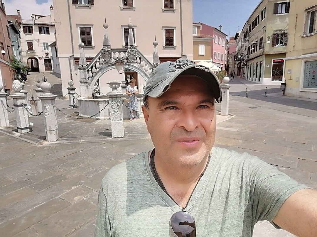 Piazza Tito景点图片