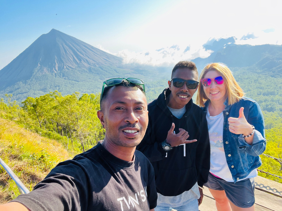 Flores Explore Tours景点图片