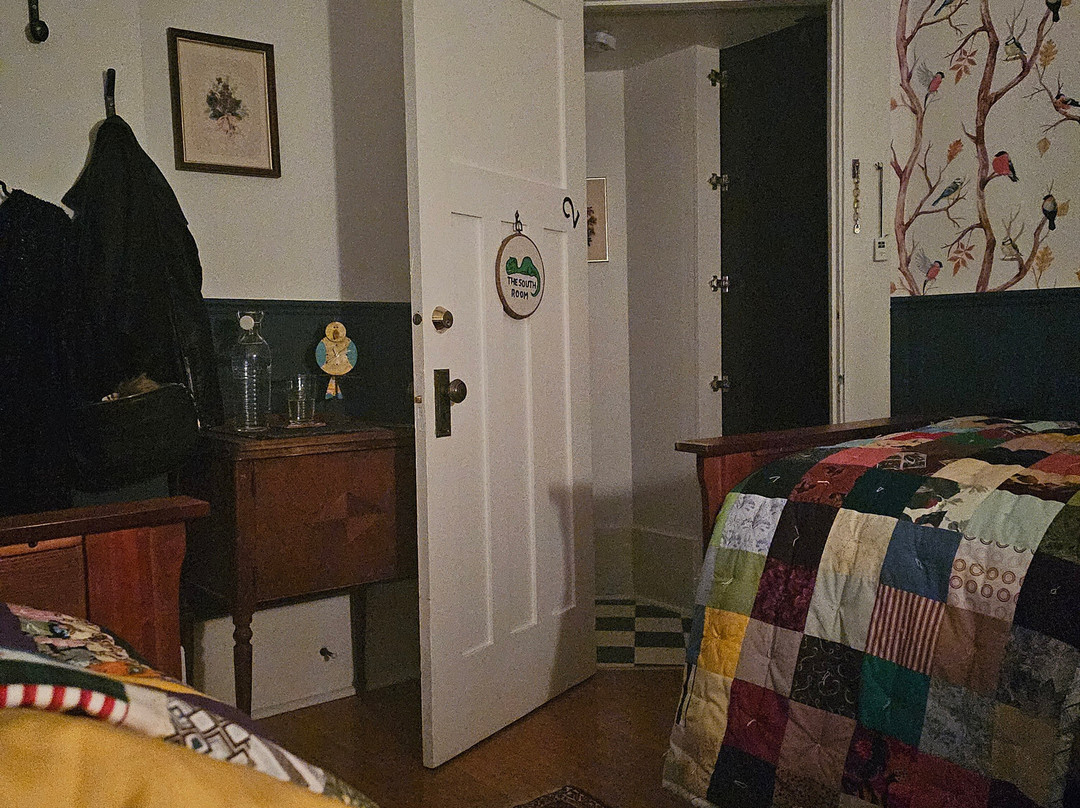 The Tyrannosaurus Rest B&B主图