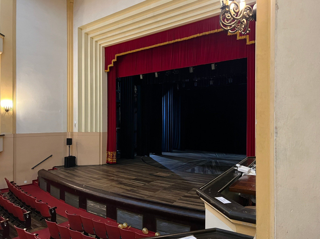 Teatro Carlos Gomes-Blumenau必去景点