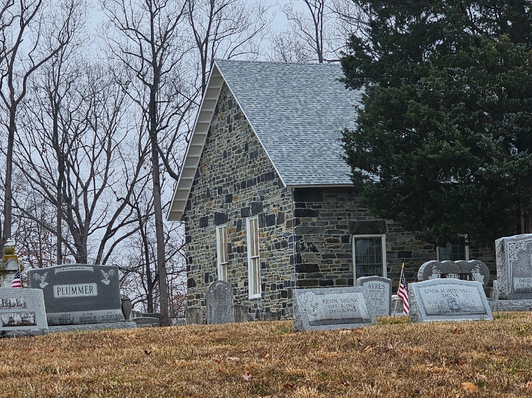 Calvary Church and Cemetery景点图片