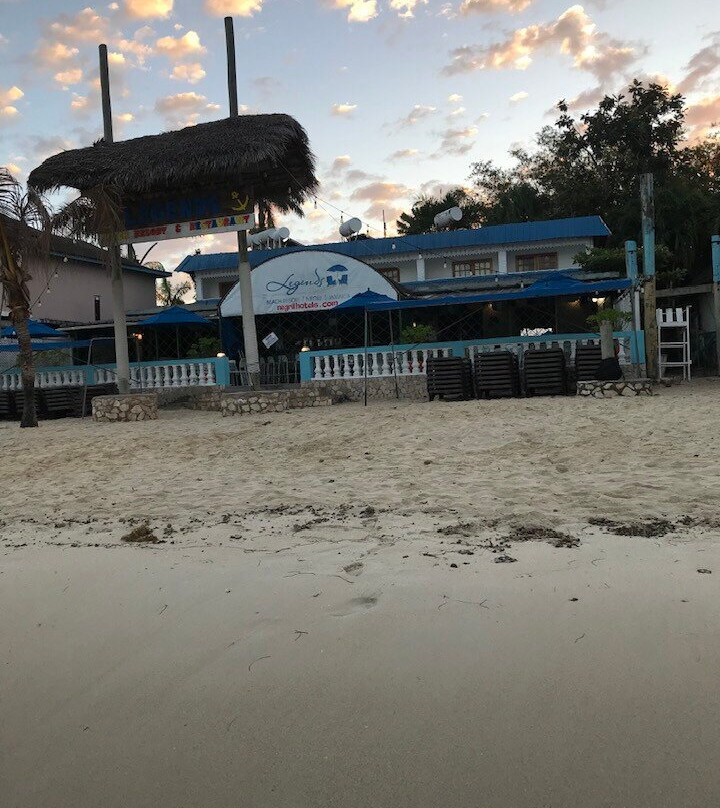 传奇海滩度假酒店主图