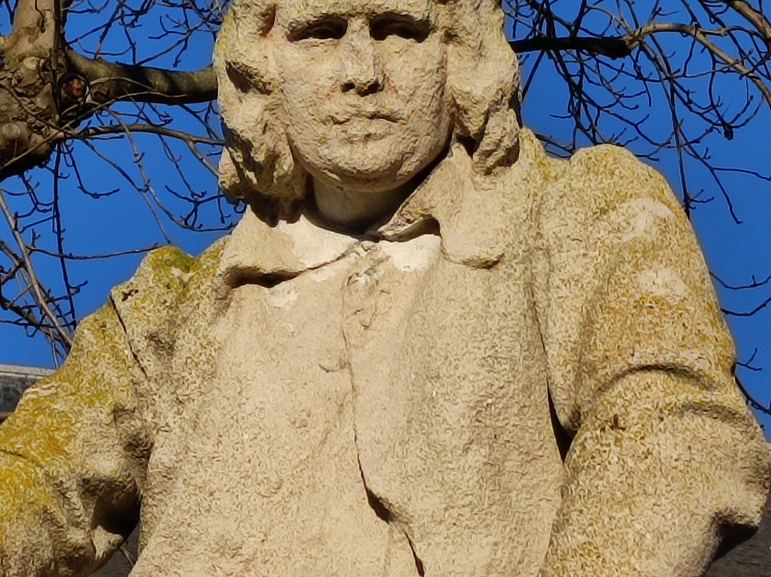 Statue de Nicolas Poussin-Les Andelys必去景点