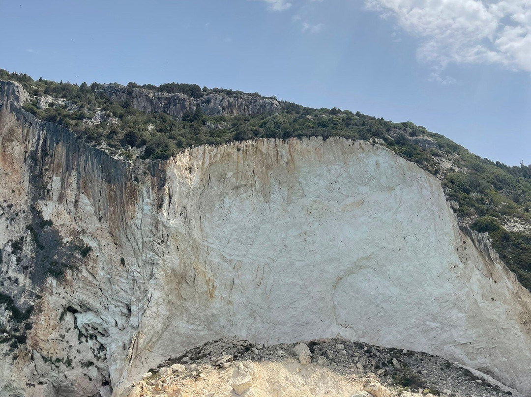 G.k. Boats Paxos-Gaios必去景点