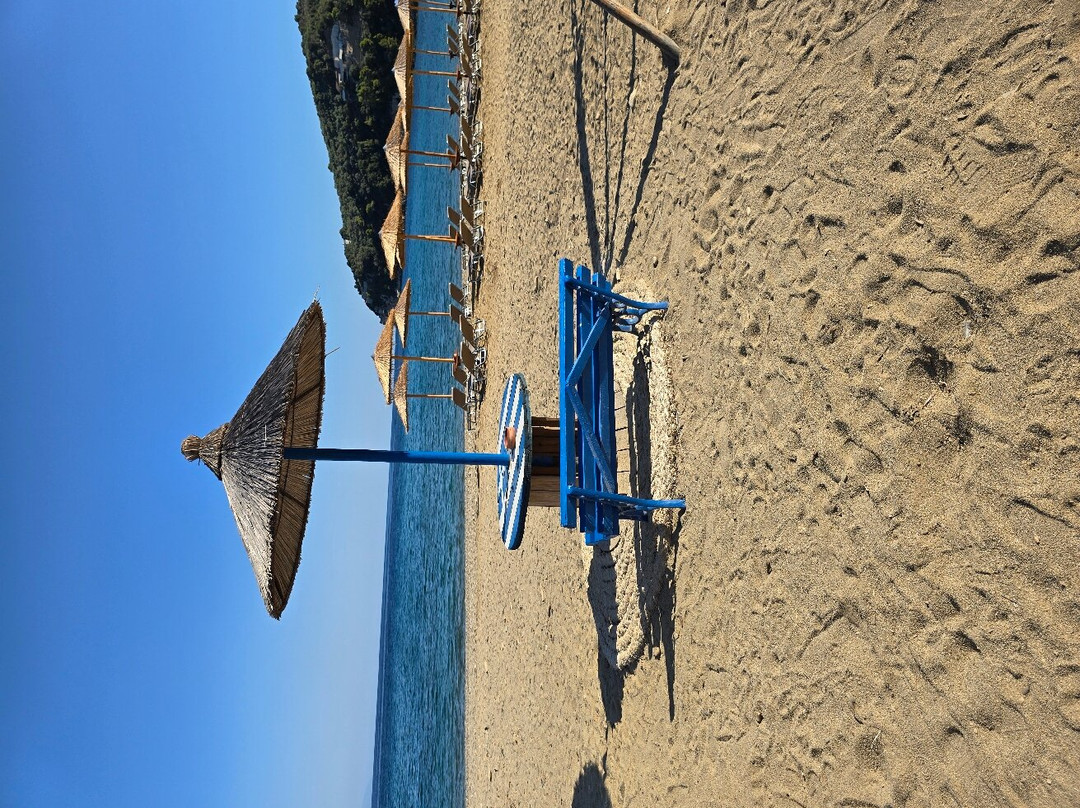 Ligaries Beach景点图片