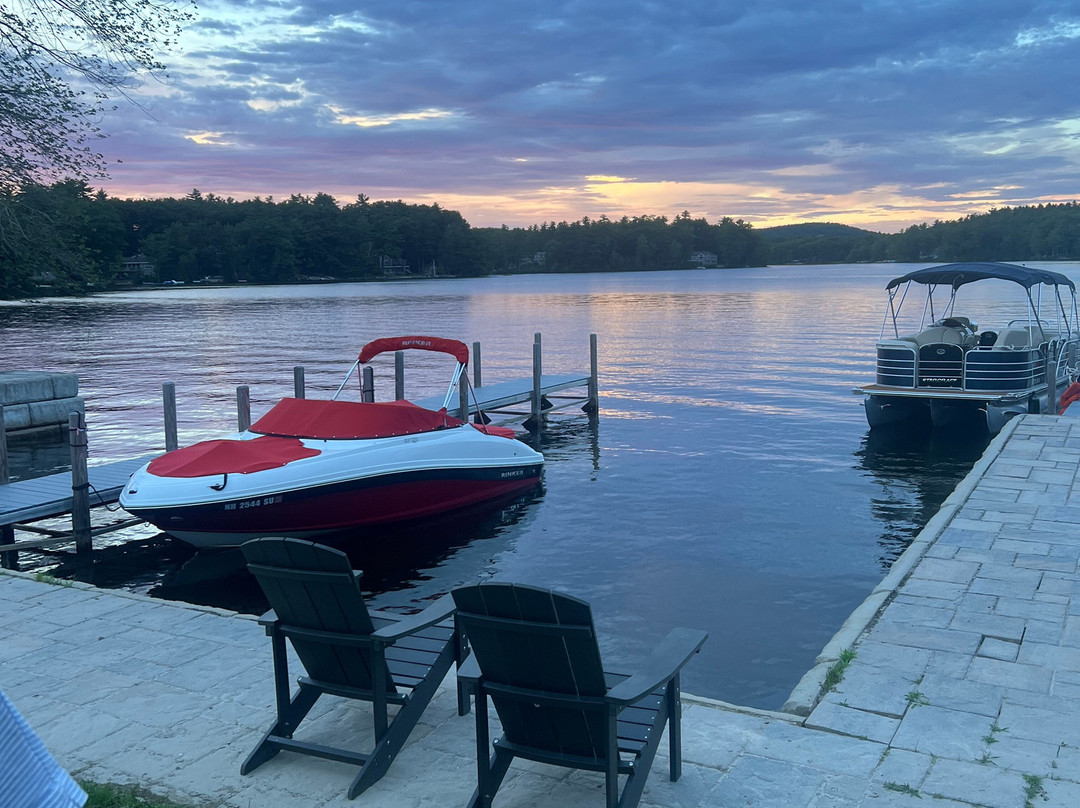 Crescent Lake Inn & Suites主图