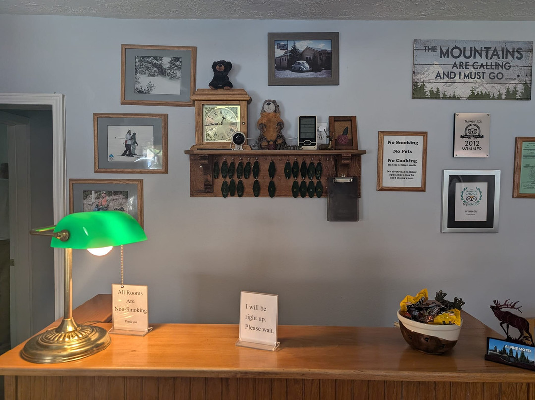 高山汽车旅馆主图