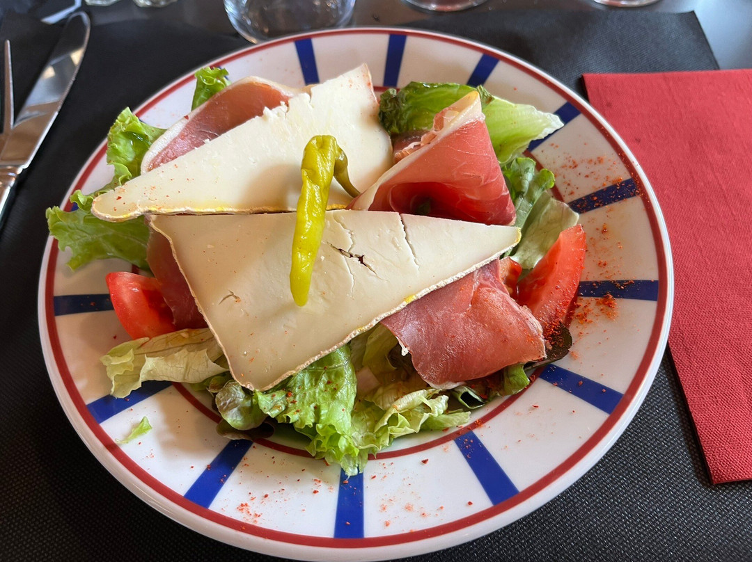 池哈尔酒店主图