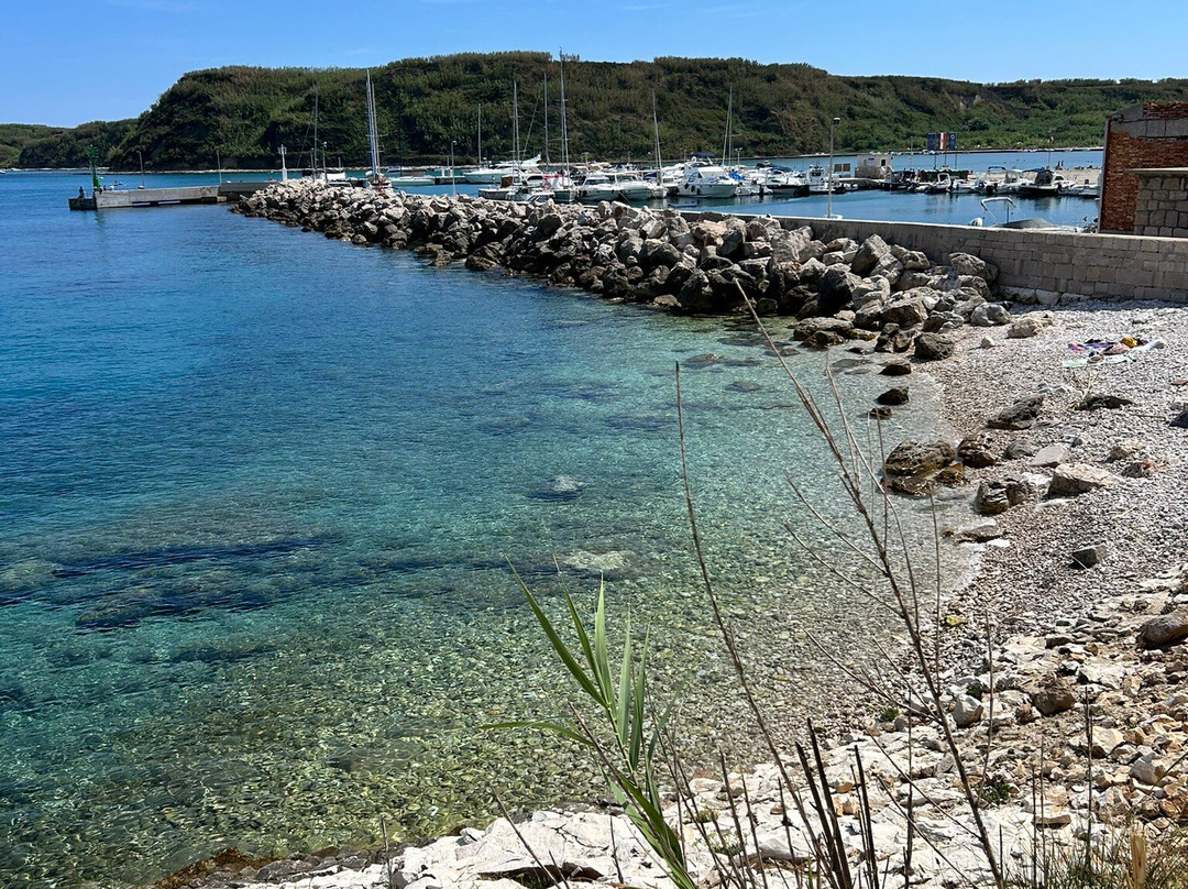 Susak Island景点图片