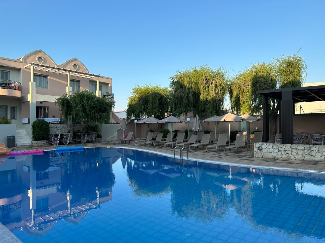 Lotus Hotel Apartments主图