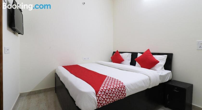 OYO 46761 Hotel Royal King Deluxe