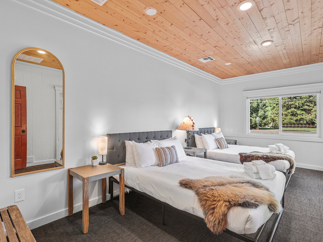 Shasta View Lodge主图