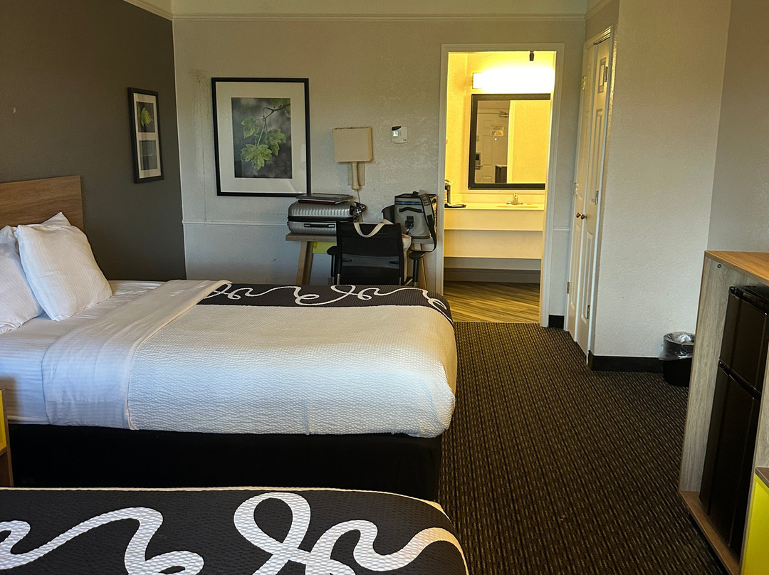 Days Inn by Wyndham Gainesville University I-75主图