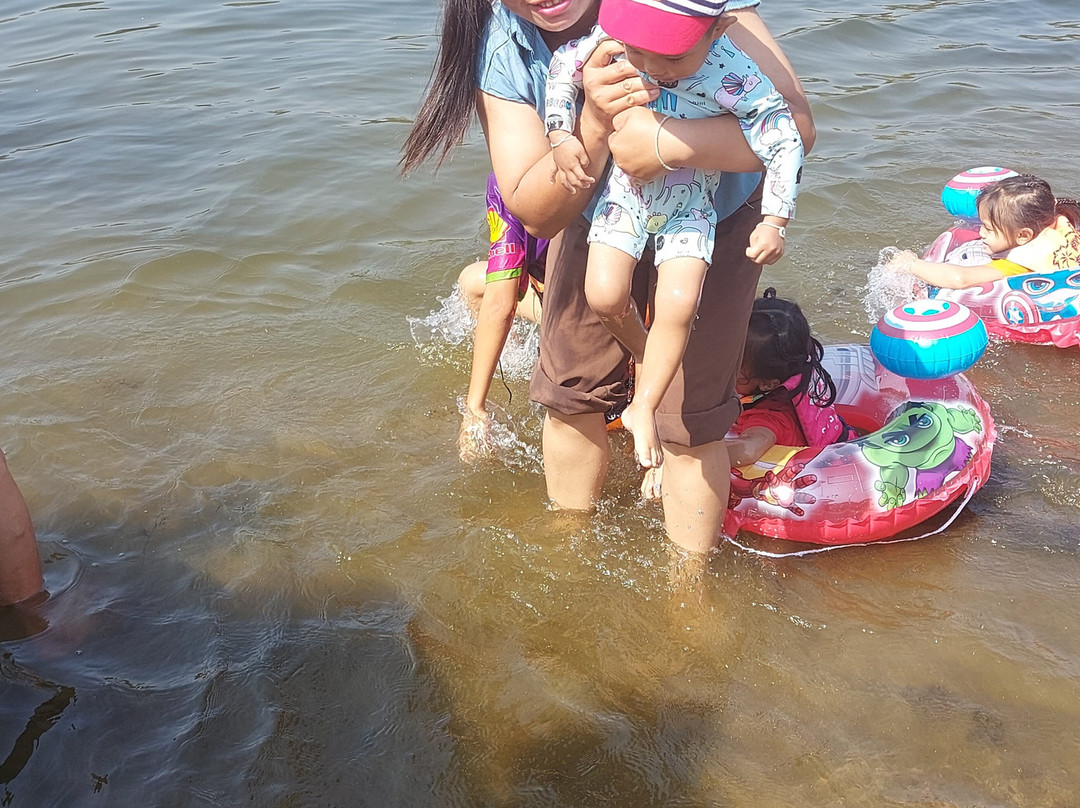 Tara Beach Udonthani景点图片