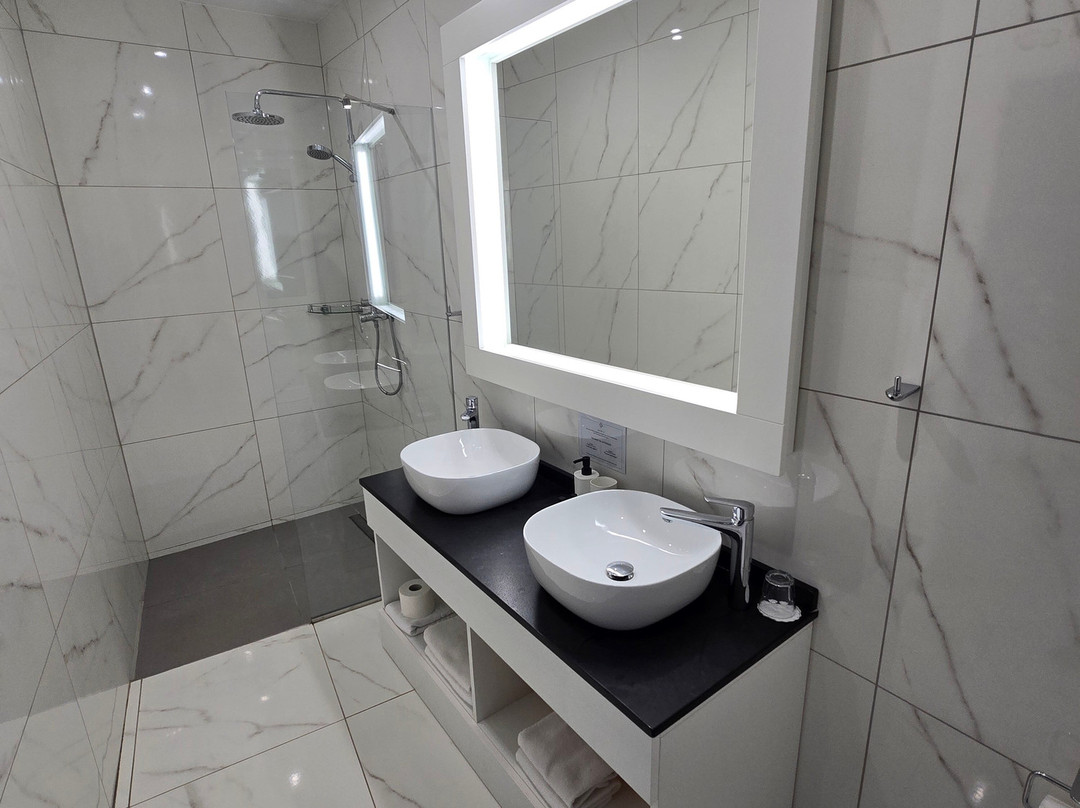 100 Boutique Living主图