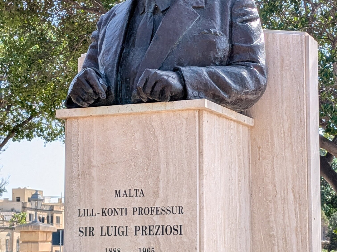 Sir Luigi Preziosi Monument景点图片