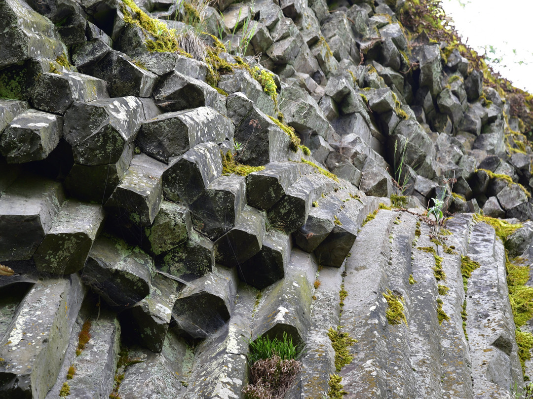 Basalt Stone Waterfall景点图片