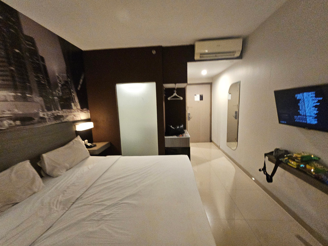 Hotel Neo Candi Simpang Lima - Semarang主图