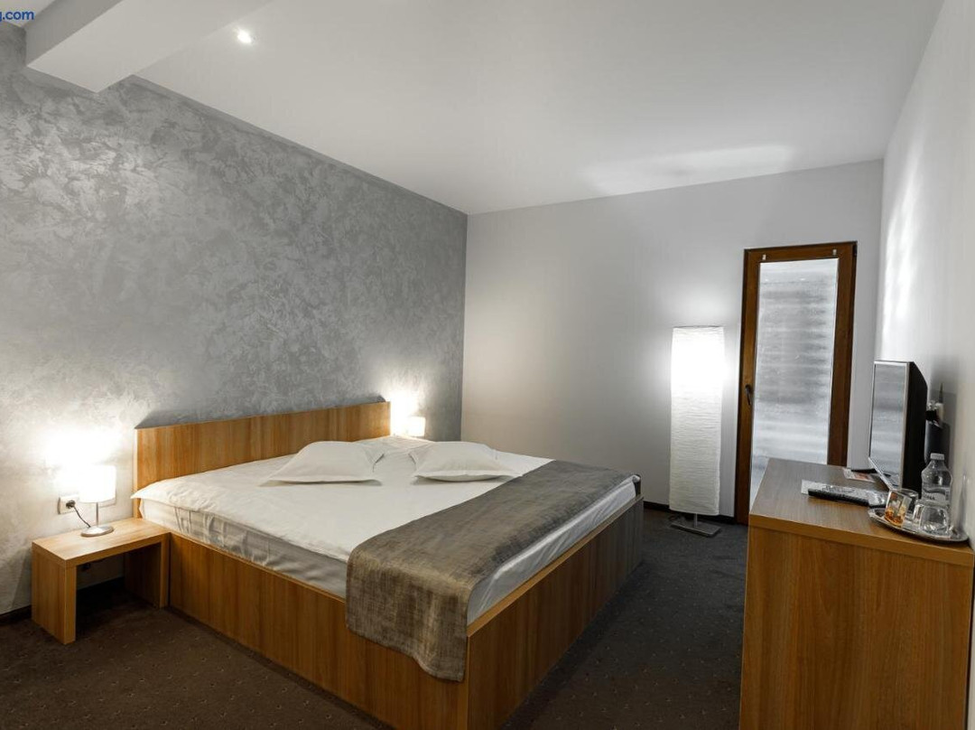 Adjud酒店住宿-Hotel Kristall Tecuci