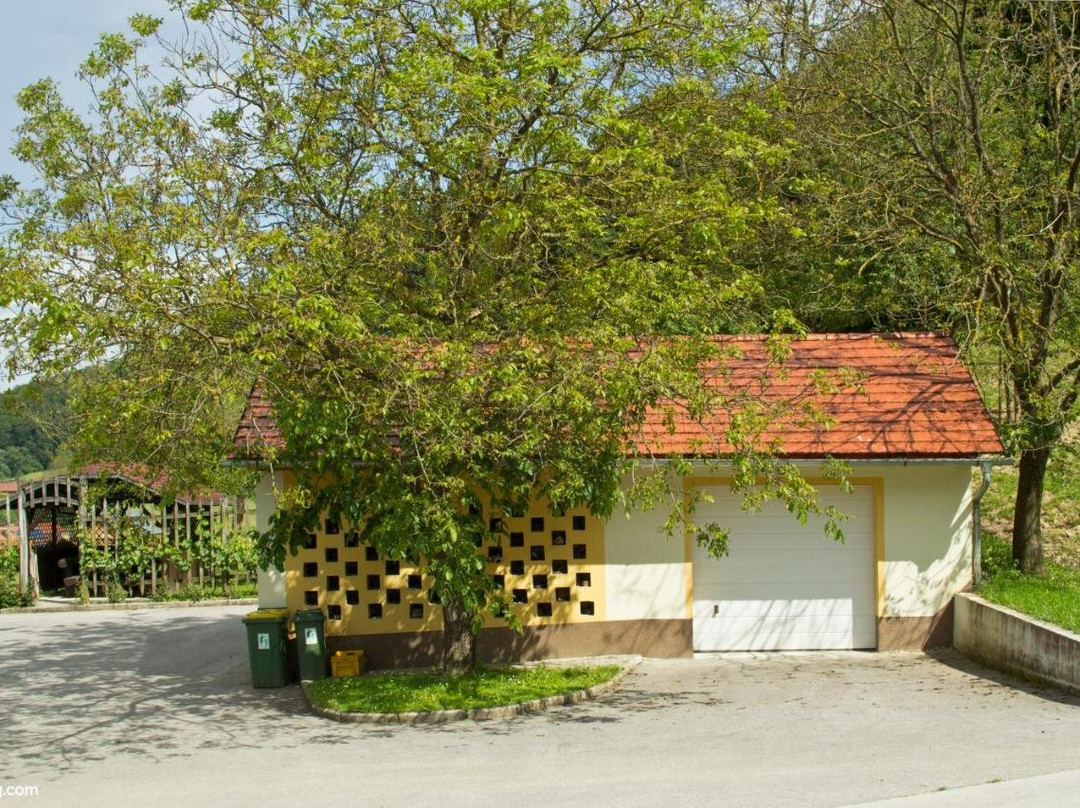 Tourist Farm Mraz主图