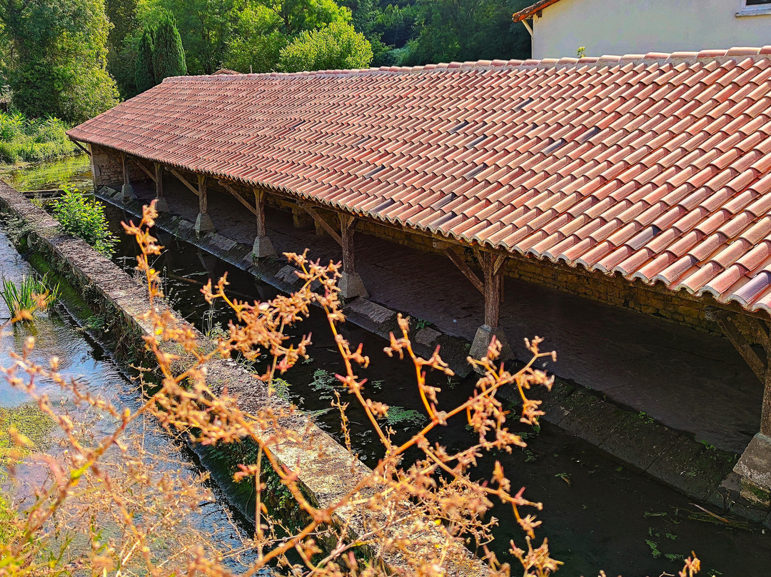 Lavoir De Charroux景点图片