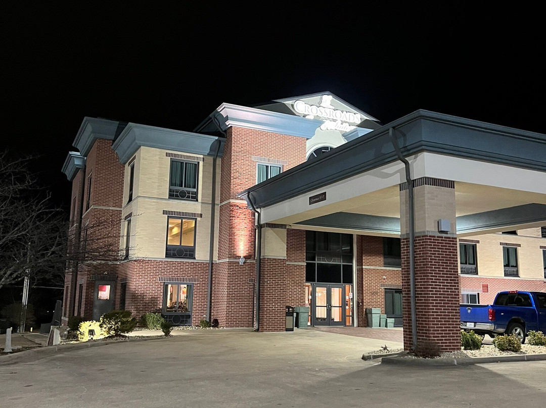 Crossroads Inn & Suites主图