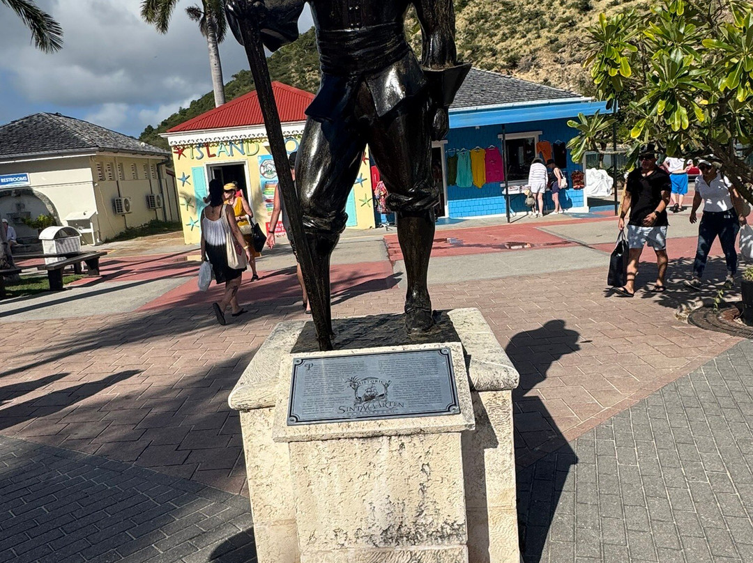 Harbour Point Village-菲利普斯堡必去景点