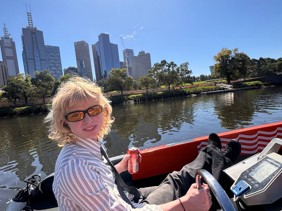 ON A BOAT-墨尔本必去景点
