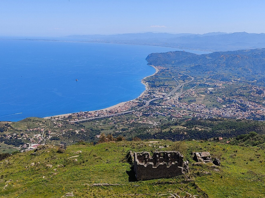 Gioiosa Guardia-Gioiosa Marea必去景点