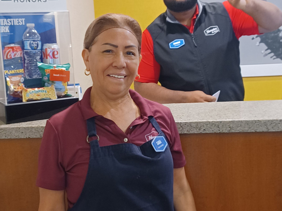 哈兰德海滩/文图拉欢朋酒店主图