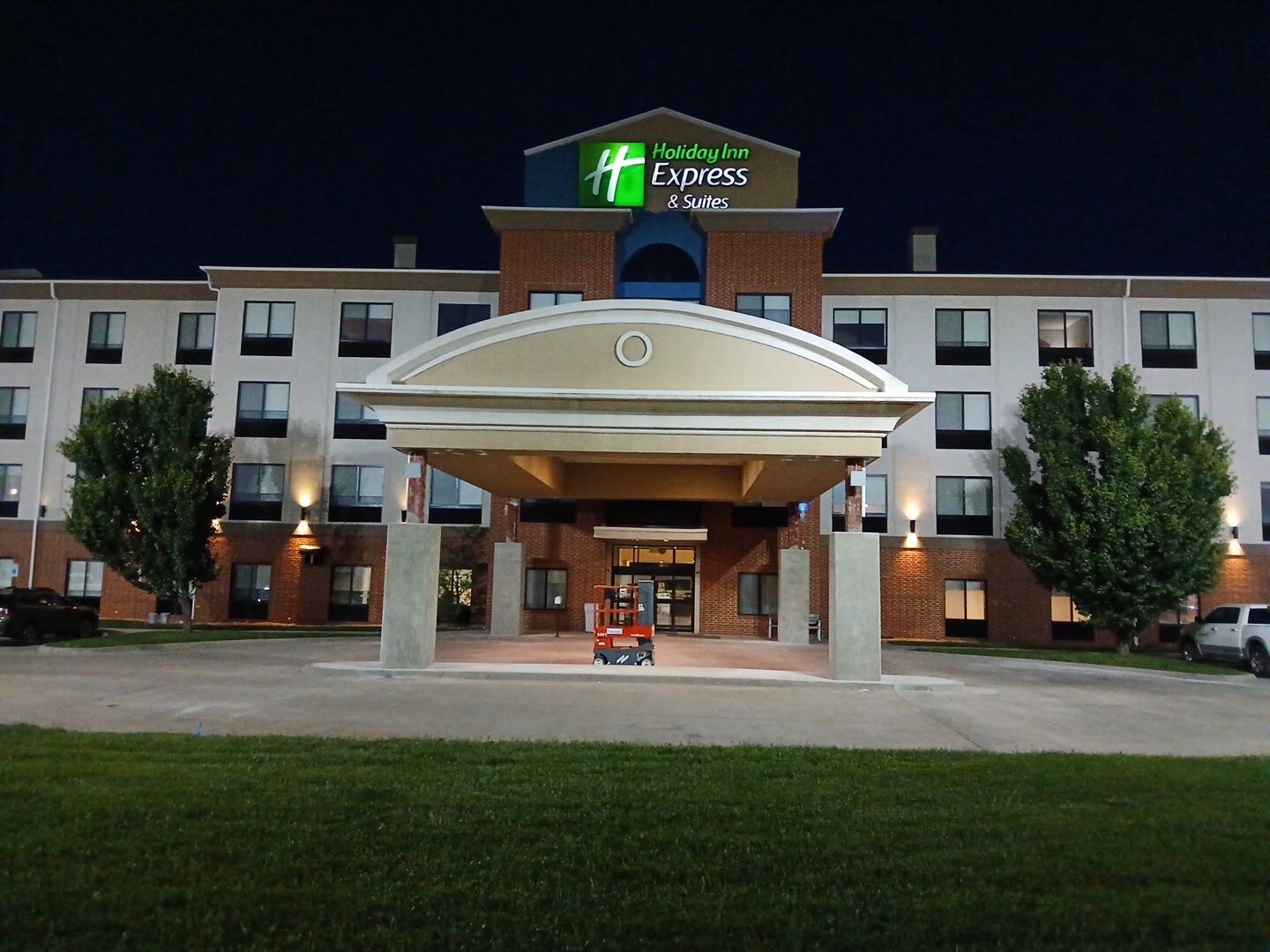 Holiday Inn Express & Suites Pratt By IHG-官方