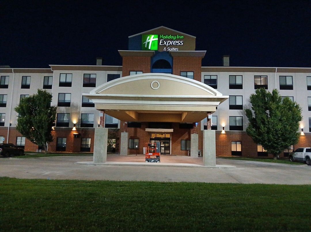 Holiday Inn Express & Suites Pratt By IHG主图