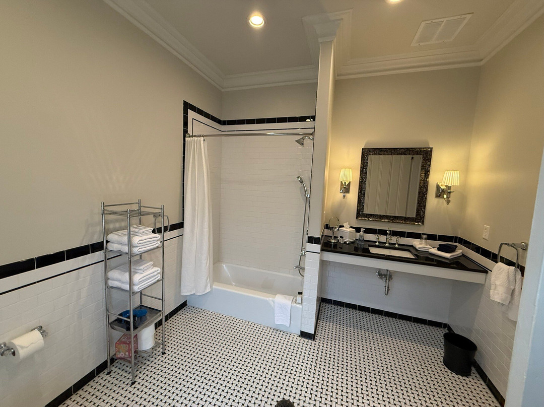 The James Lee House主图