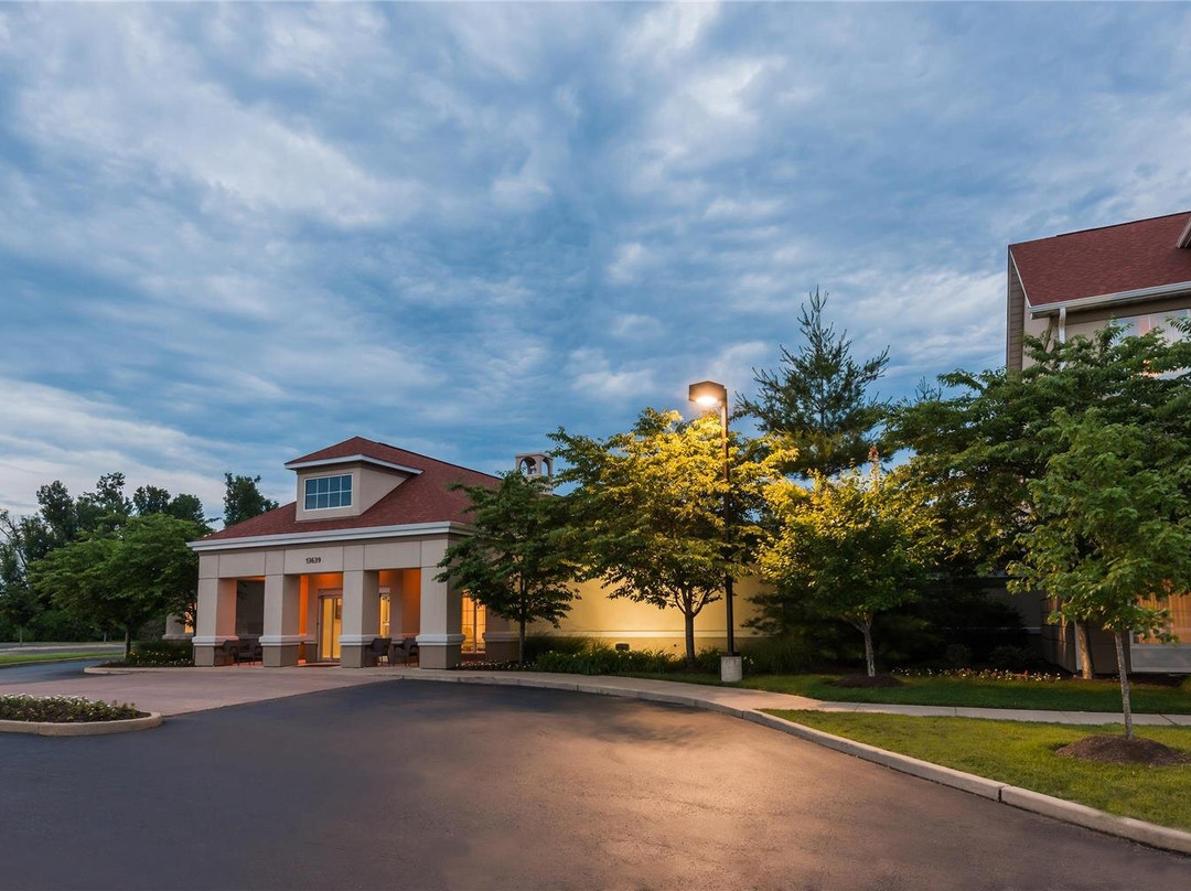 Larkspur Landing Extended Stay Suites St. Louis Riverport- Airport West