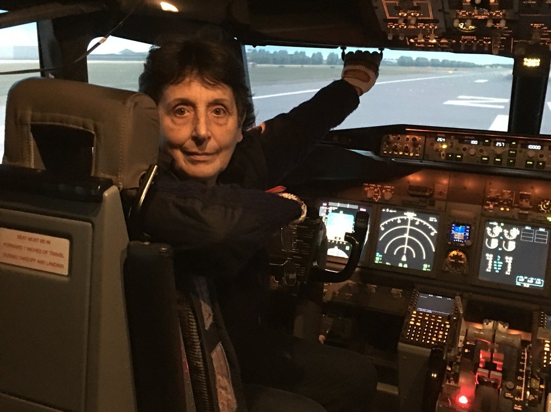 Aerospace Experience Flight Simulators-彼得伯勒必去景点